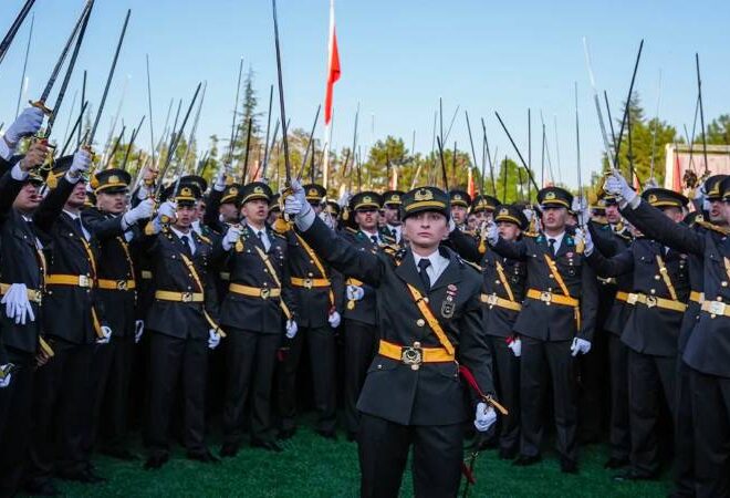 CHP: İki teğmen daha TSK’dan ayırma cezası talebiyle Yüksek Disiplin Kurulu’na sevk edildi