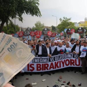 kamuda toplu sozlesme gorusmeleri tikandi memurlar pazartesi is birakacak EcOt81UN