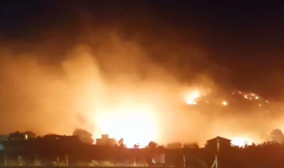 bayindirda yangin kontrol altinda B3TX1VKq