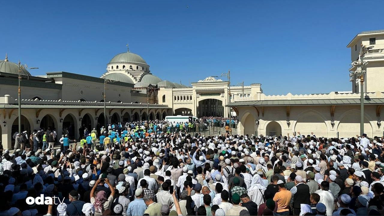 menzilcilerin miras kavgasi fransaya uzandi dergahi harabeye cevirdiler PDpVbXAO