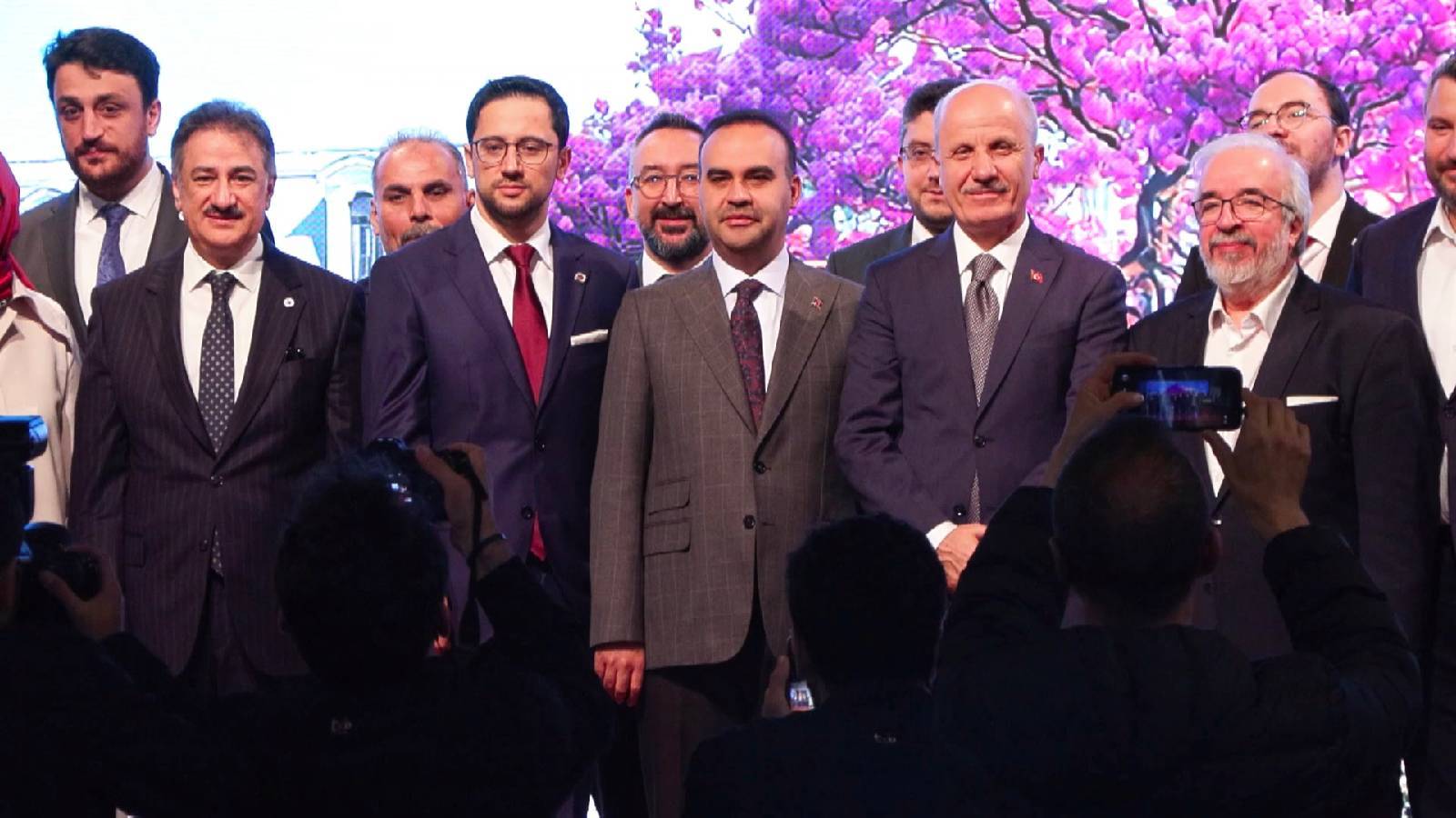 bakan kacir mill gelirimizin yuzde 14unden fazlasini arastirma gelistirmeye ayiriyoruz vBq4vLEt.jpg