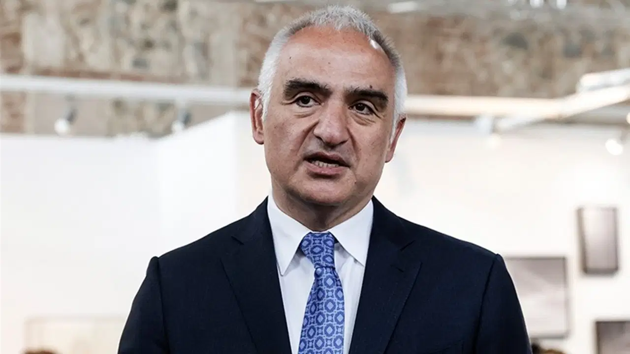 bakanligin yasakladigi kitaplar meclis gundeminde kendilerini inkar ediyorlar HRiYv1VW.jpg