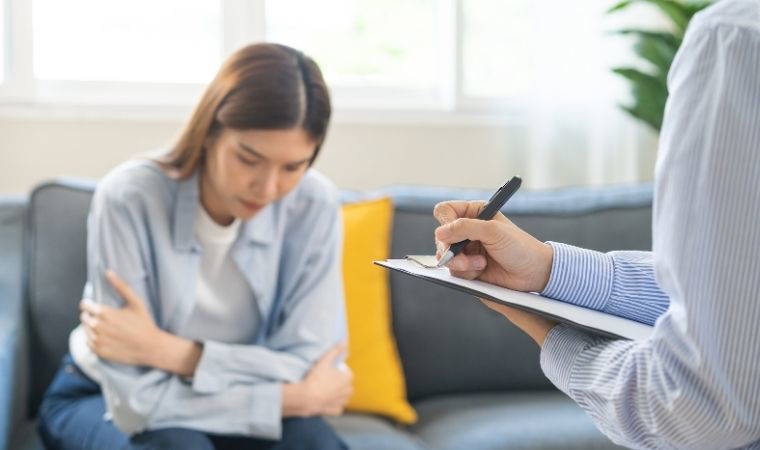 fark etmeden omrunuzu kisaltiyor olabilirsiniz gunluk hayatta sagliginizi sessizce tehdit eden 7 zararli aliskanlik JqiGWCRb.jpg