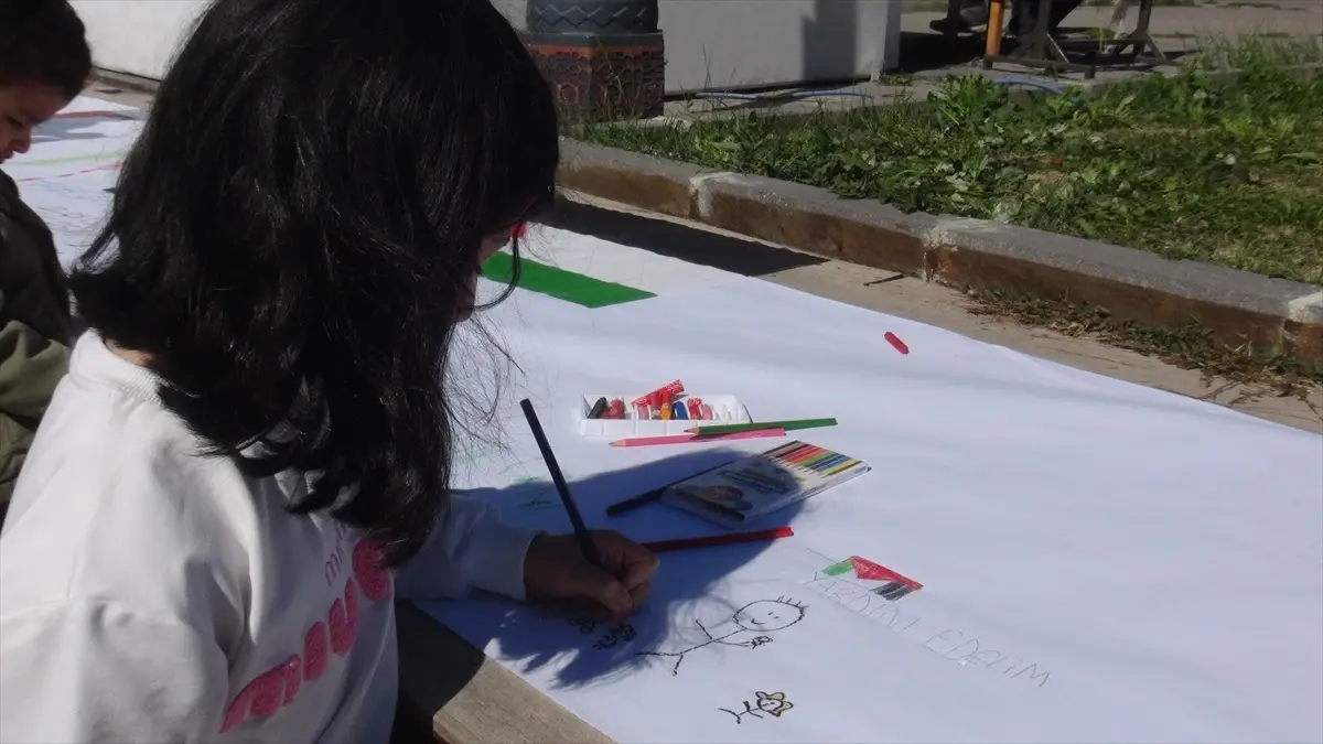 filistinli cocuklar icin ciz etkinligi WM2rtZOT