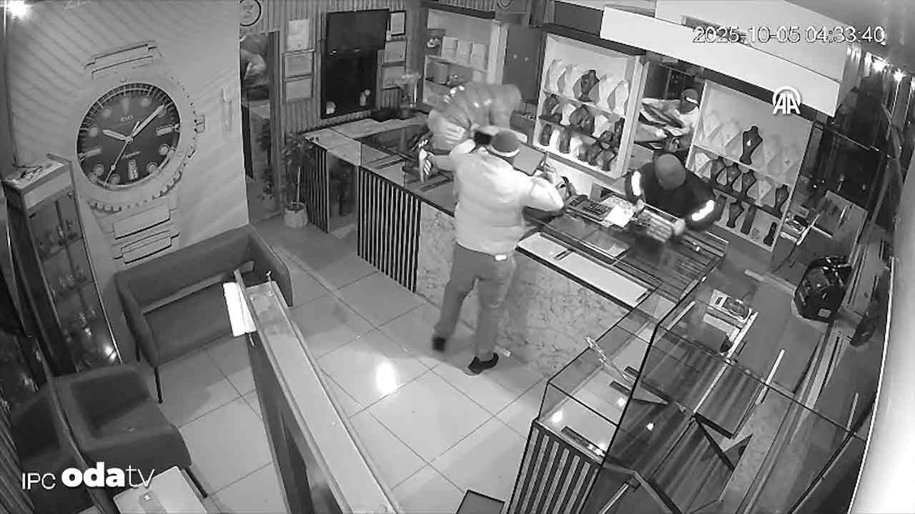 kuyumcu dukkanindan uc kilogram altini boyle caldilar UByusbyT