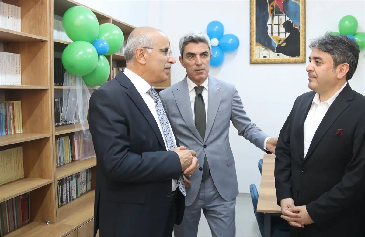 malatyada depremzede ogrenciler icin olusturulan kutuphane acildi ifaAl8Xm.jpg