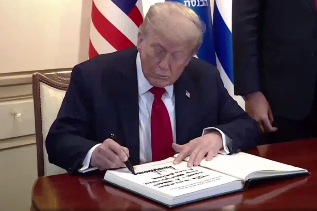 trump israil meclisinde deftere bu yeni bir baslangic notunu dustu fynfiT6e.jpg