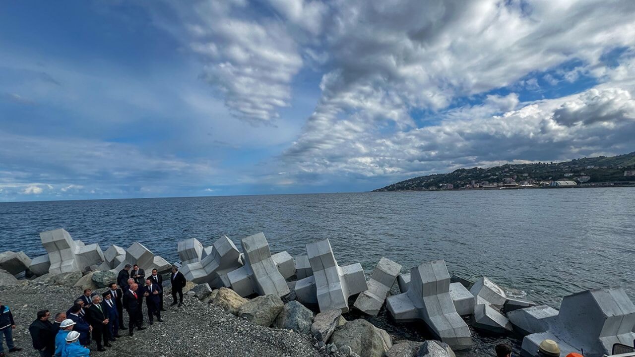 turkiyenin dev deniz ticareti hamlesi iyidere lojistik limani BJJyNxrr