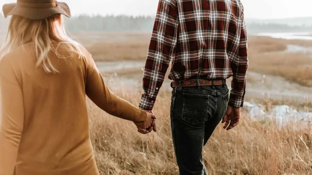 Ayrılığın Ardından ‘Yara Bandı’ İlişkileri: Uzmanlar En Yaygın Psikolojik Hataları Açıkladı