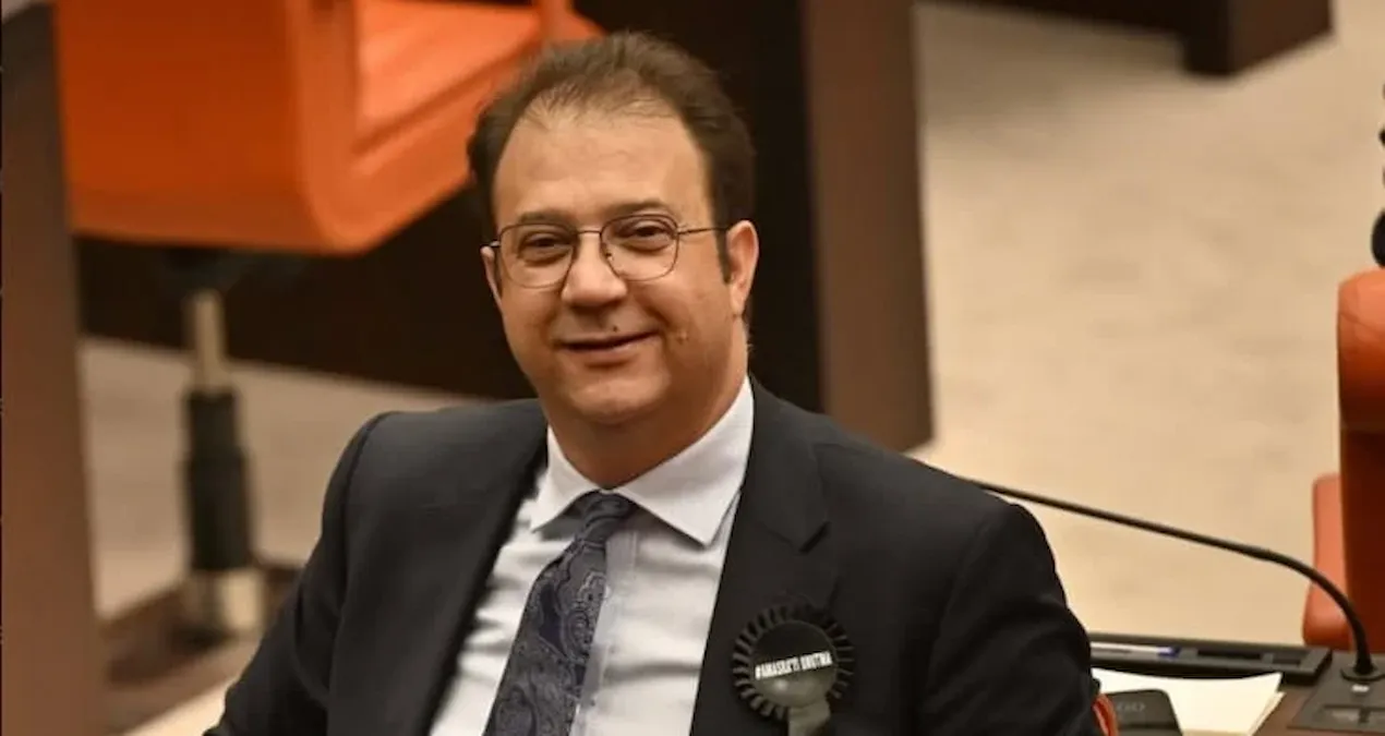 Chpli vekil yeni partiyi hedef aldi once cuma namazina sonra kulube gidiyorlar lJF3wwUy